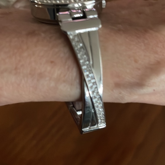 Armitron Swarovski Crystals/ Mother of Pearl Dial Analog Watch - Picture 4 of 9